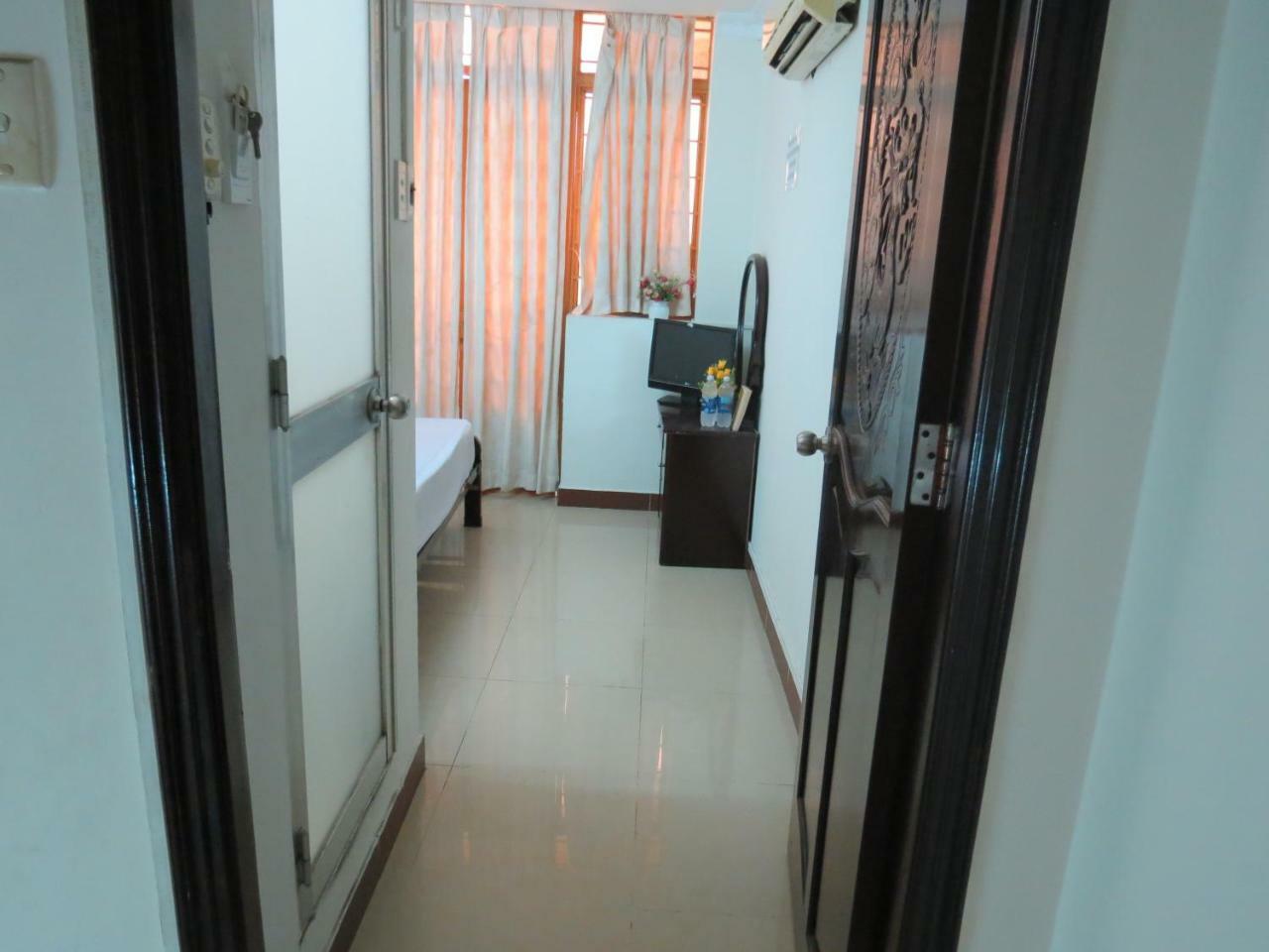Color House Hostel Ho Chi Minh City Exterior photo