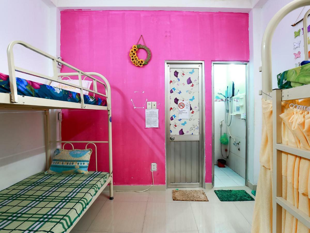 Color House Hostel Ho Chi Minh City Exterior photo
